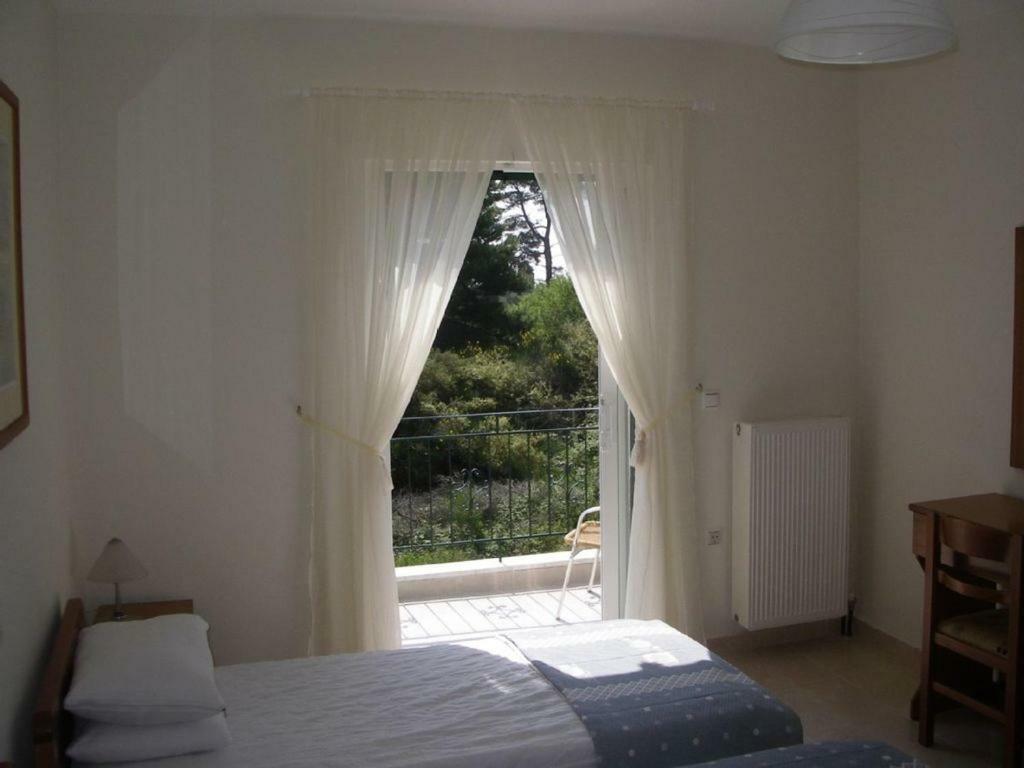 Villa Amelia Metaxata ภายนอก รูปภาพ
