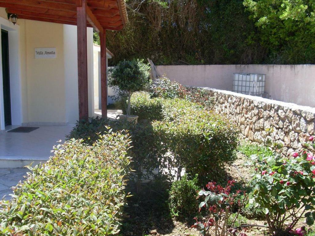 Villa Amelia Metaxata ภายนอก รูปภาพ