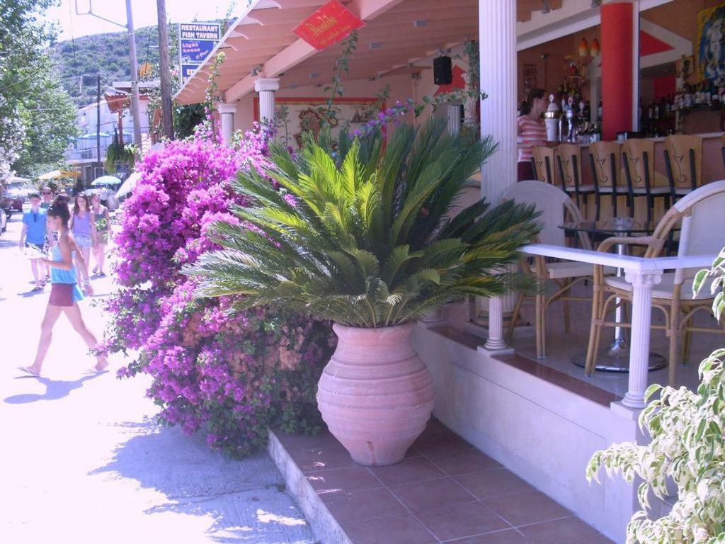 Villa Amelia Metaxata ภายนอก รูปภาพ
